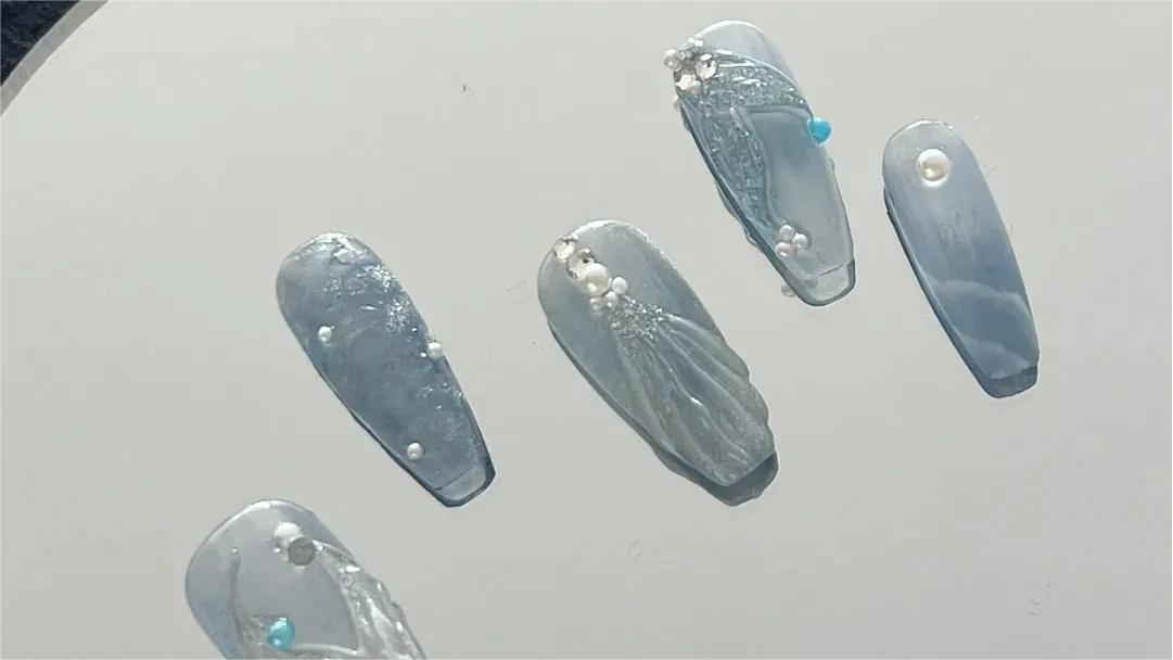 What Are the Benefits of Dip Nails?